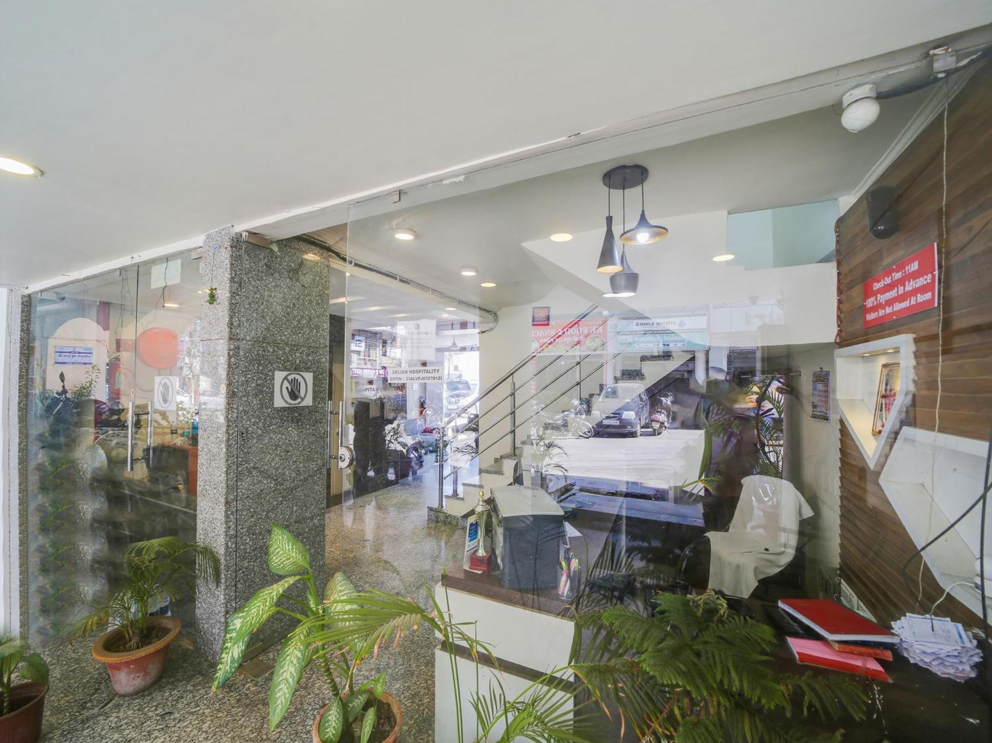 Super Hotel O The Surbhi Bhopal Extérieur photo